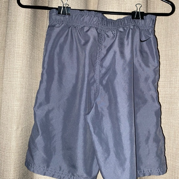 Boys Nike Swim Trunks Small S Youth Gray Grey Black 8-9 years - Picture 2 of 4